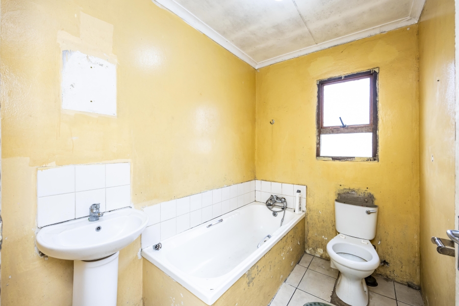 3 Bedroom Property for Sale in Amalinda North Eastern Cape